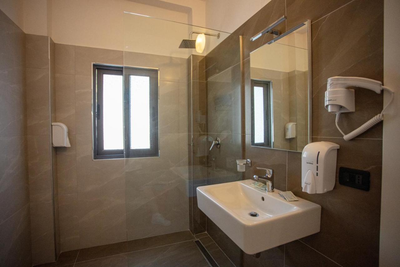Hotel Kapri Golem  Ngoại thất bức ảnh